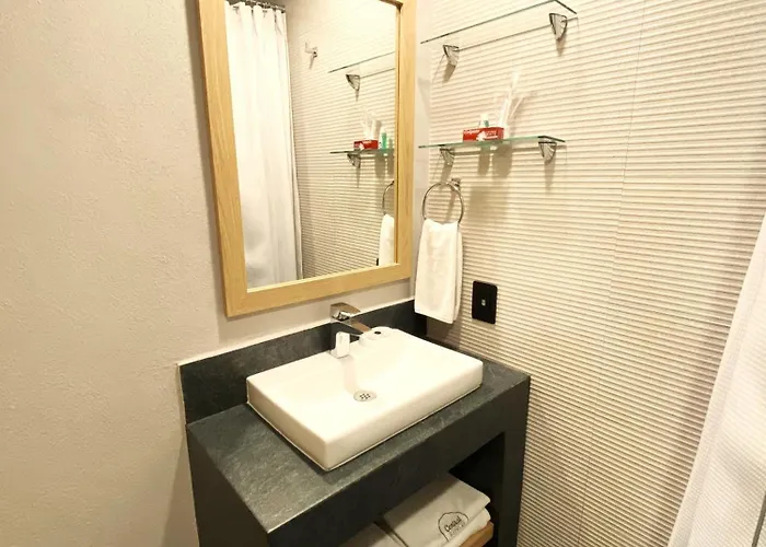 Hotel Canada 4*